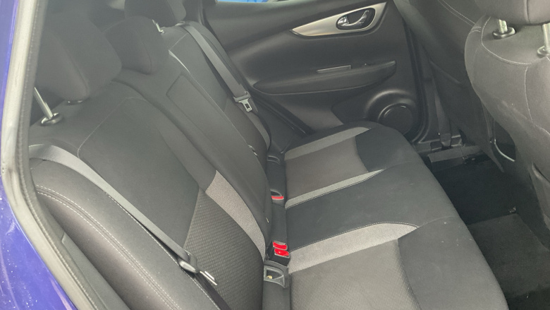 Nissan Qashqai 1.3 DiG-T N-Connecta 5dr Petrol Hatchback